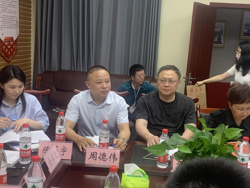 区工商联调研组一行莅临周炜集团调研工作
